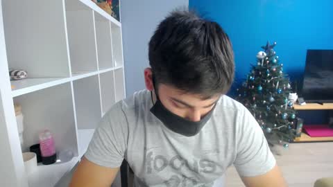 Snapshot of sexxxdickbig chatting on 12.25.24 Tommy online show from 12.25.24