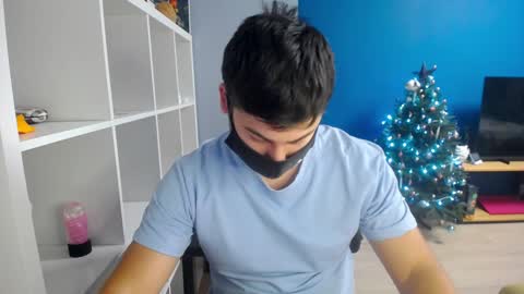 Snapshot of sexxxdickbig chatting on 12.27.24 Tommy online show from 12.27.24