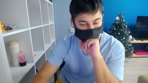 Snapshot of sexxxdickbig chatting on 12.28.24 Tommy online show from 12.28.24