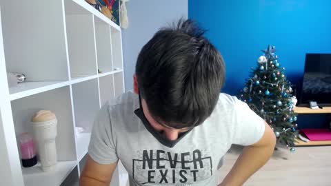 Snapshot of sexxxdickbig chatting on 01.04.25 Tommy online show from 01.04.25