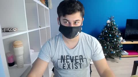 Snapshot of sexxxdickbig chatting on 01.09.25 Tommy online show from 01.09.25