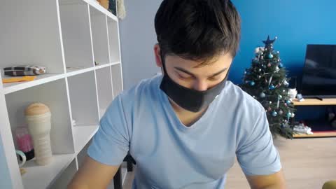 Snapshot of sexxxdickbig chatting on 01.15.25 Tommy online show from 01.15.25