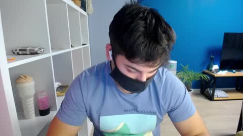 Snapshot of sexxxdickbig chatting on 01.20.25 Tommy online show from 01.20.25