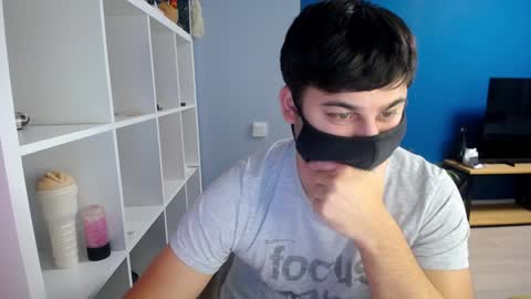 Snapshot of sexxxdickbig chatting on 01.22.25 Tommy online show from 01.22.25