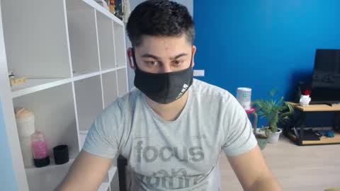 Snapshot of sexxxdickbig chatting on 02.20.25 Tommy online show from 02.20.25