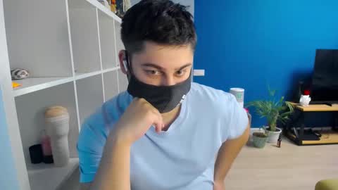 Snapshot of sexxxdickbig chatting on 02.26.25 Tommy online show from 02.26.25
