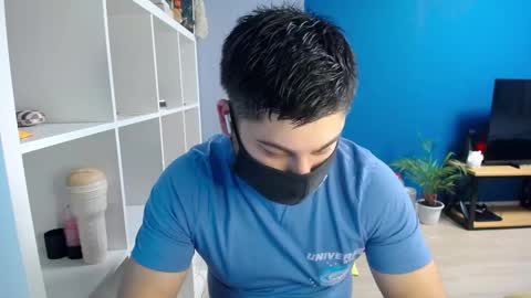 Snapshot of sexxxdickbig chatting on 02.28.25 Tommy online show from 02.28.25