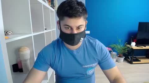 Snapshot of sexxxdickbig chatting on 02.28.25 Tommy online show from 02.28.25