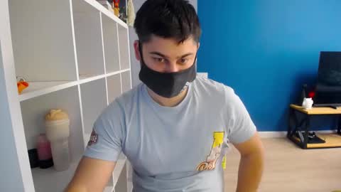 Snapshot of sexxxdickbig chatting on 03.05.25 Tommy online show from 03.05.25