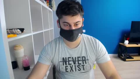 Snapshot of sexxxdickbig chatting on 03.05.25 Tommy online show from 03.05.25