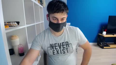 Snapshot of sexxxdickbig chatting on 03.06.25 Tommy online show from 03.06.25