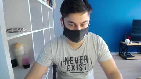 Snapshot of sexxxdickbig chatting on 03.08.25 Tommy online show from 03.08.25