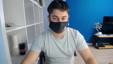 Snapshot of sexxxdickbig chatting on 03.12.25 Tommy online show from 03.12.25