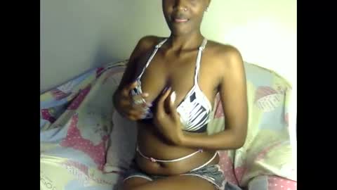 Snapshot of sexxy_boobiess chatting on 10.19.25 Natural boobs online show from 10.19.25