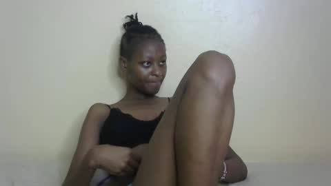 Snapshot of sexxy_bum23 chatting on 02.19.25 sexxy bum online show from 02.19.25