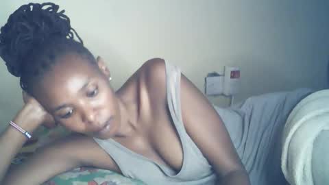 Snapshot of sexxy_curvy23 chatting on 04.19.26 sexxy_curvy23 online show from 04.19.26
