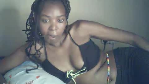 Snapshot of sexxy_curvy23 chatting on 05.27.26 sexxy_curvy23 online show from 05.27.26