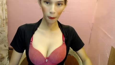 Dahlia online show from 04.17.26