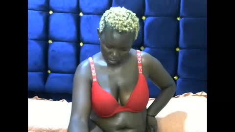 Snapshot of sexxy_triza chatting on 05.27.26 triza online show from 05.27.26