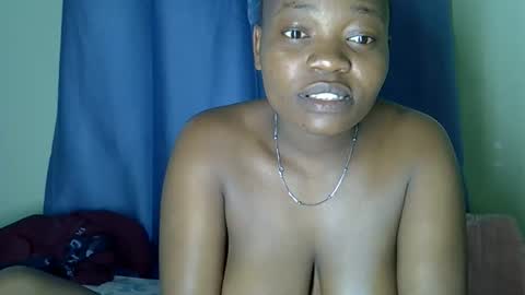 Snapshot of sexxybuttie chatting on 09.28.25 African Queen online show from 09.28.25