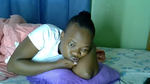 Snapshot of sexxybuttie chatting on 09.29.25 African Queen online show from 09.29.25