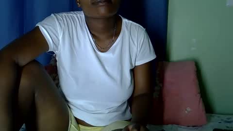Snapshot of sexxybuttie chatting on 10.03.25 African Queen online show from 10.03.25