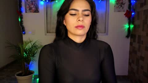 Snapshot of sexxylady__ chatting on 12.20.24 Angie online show from 12.20.24