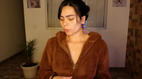 Snapshot of sexxylady__ chatting on 02.05.25 Angie online show from 02.05.25