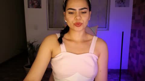 Snapshot of sexxylady__ chatting on 02.17.25 Angie online show from 02.17.25