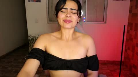 Snapshot of sexxylady__ chatting on 03.07.25 Angie online show from 03.07.25