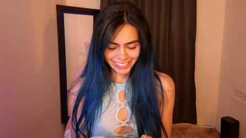 Snapshot of sexxylady__ chatting on 10.08.25 Angie online show from 10.08.25
