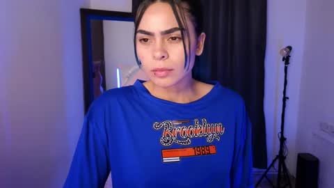 Snapshot of sexxylady__ chatting on 10.13.25 Angie online show from 10.13.25