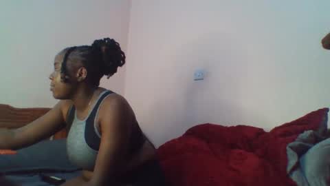 Snapshot of sexxypie7 chatting on 12.14.25 sexxypie7 online show from 12.14.25