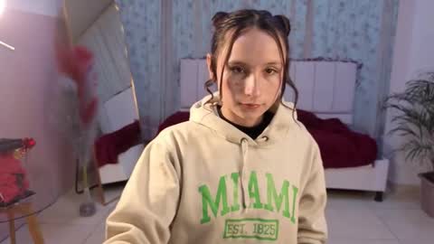 Snapshot of sexy_ailin chatting on 03.18.26 Ailin online show from 03.18.26