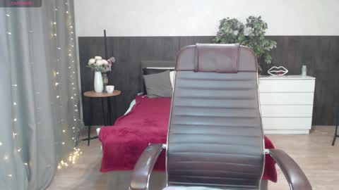 Alexia online show from 10.30.25