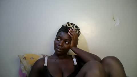 Snapshot of sexy_alia1 chatting on 02.14.26 sexy_alia1 online show from 02.14.26