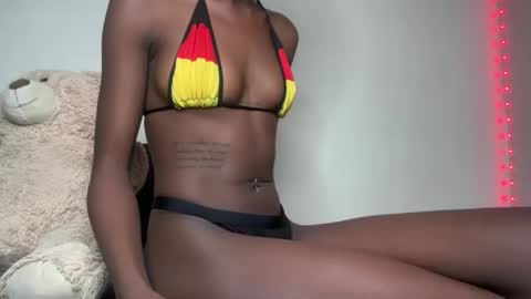 sexy_aluna online show from 10.13.25