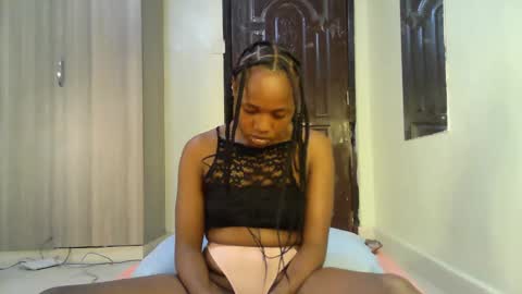 Snapshot of sexy_ariana_2 chatting on 01.21.25 Ariana online show from 01.21.25