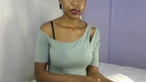 Snapshot of sexy_b7 chatting on 11.02.25 kiki online show from 11.02.25