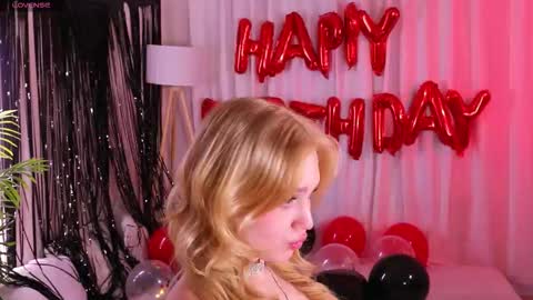 Lina online show from 10.13.25
