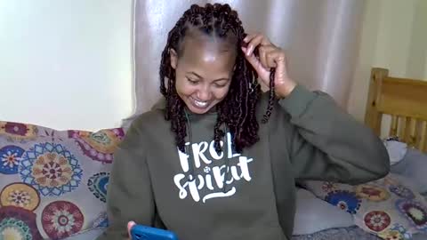 Snapshot of sexy_bluegirl chatting on 02.22.25 sexy_bluegirl online show from 02.22.25