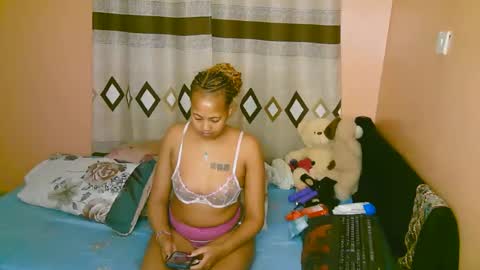 sexy_bluegirl online show from 10.27.25