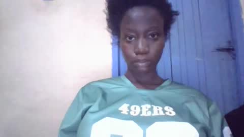 sexy_butty01 online show from 12.15.25