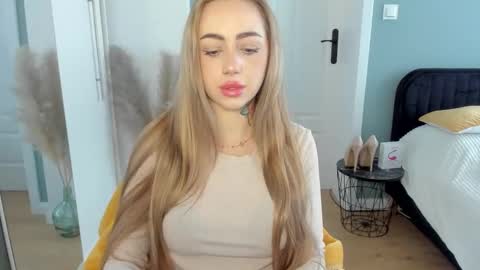 Snapshot of sexy_coralie chatting on 04.27.26 C o r a l i e online show from 04.27.26