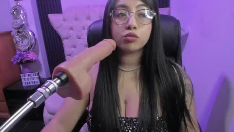 Snapshot of sexy_cristall chatting on 05.16.26 C R I S T A L online show from 05.16.26