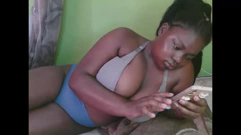 Snapshot of sexy_divana chatting on 02.06.25 sexy_divana online show from 02.06.25