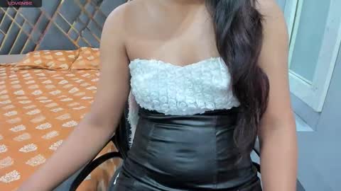 Snapshot of sexy_doll_1_ chatting on 09.24.25 Sexydoll online show from 09.24.25