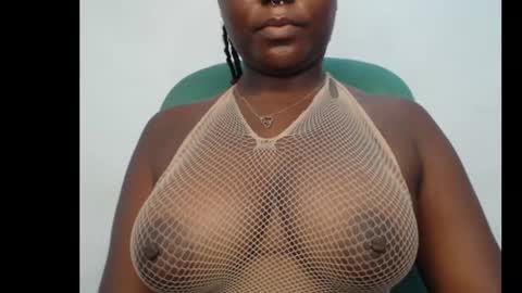 Snapshot of sexy_ebony12 chatting on 11.30.25 Racheal online show from 11.30.25