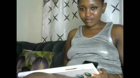 Snapshot of sexy_ebony_bliss chatting on 12.11.24 adasa online show from 12.11.24