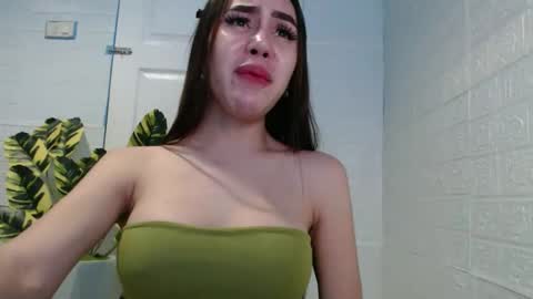 Snapshot of sexy_emily92 chatting on 09.27.25 sexy_emily92 online show from 09.27.25